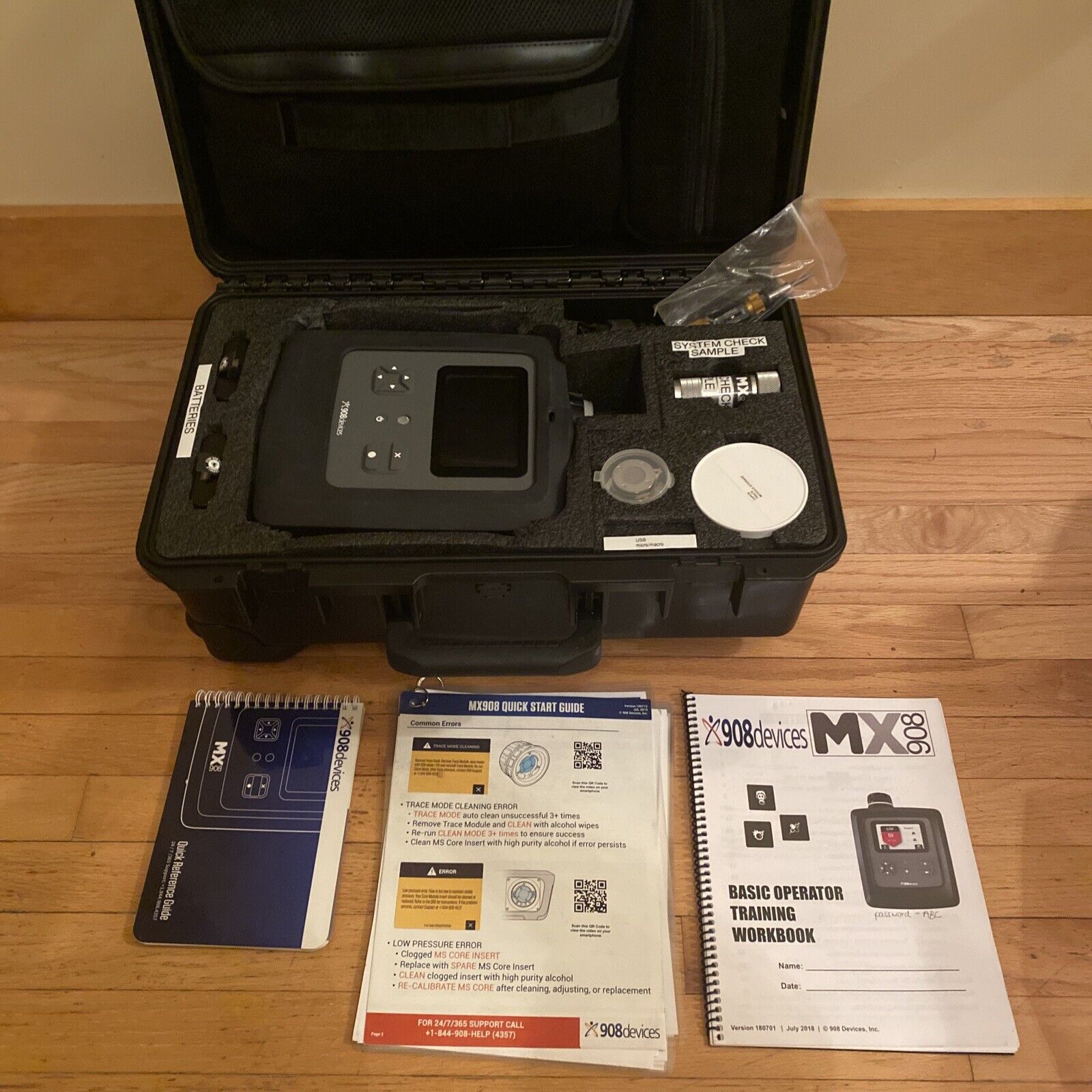 908 Devices MX908 Handhled Mass Spectrometer