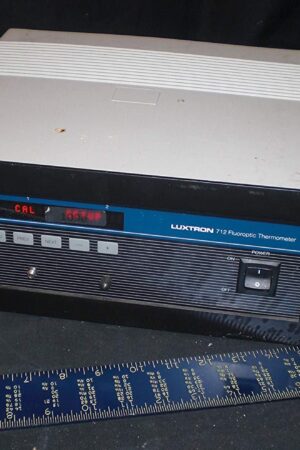LUXTRON 712 Fluoroptic Thermometer